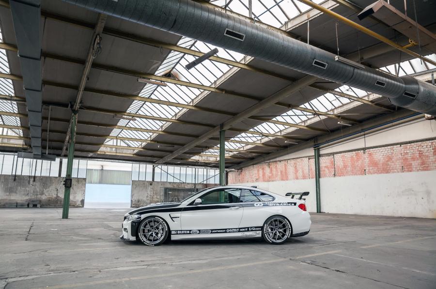  BMW M4 Coupe M4R by Carbonfiber Dynamics 2016 года  (фото 7 из 15)